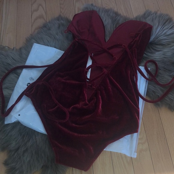 💋Kemba Maroon Velvet Bandeau Lace back body suit - Picture 7 of 8